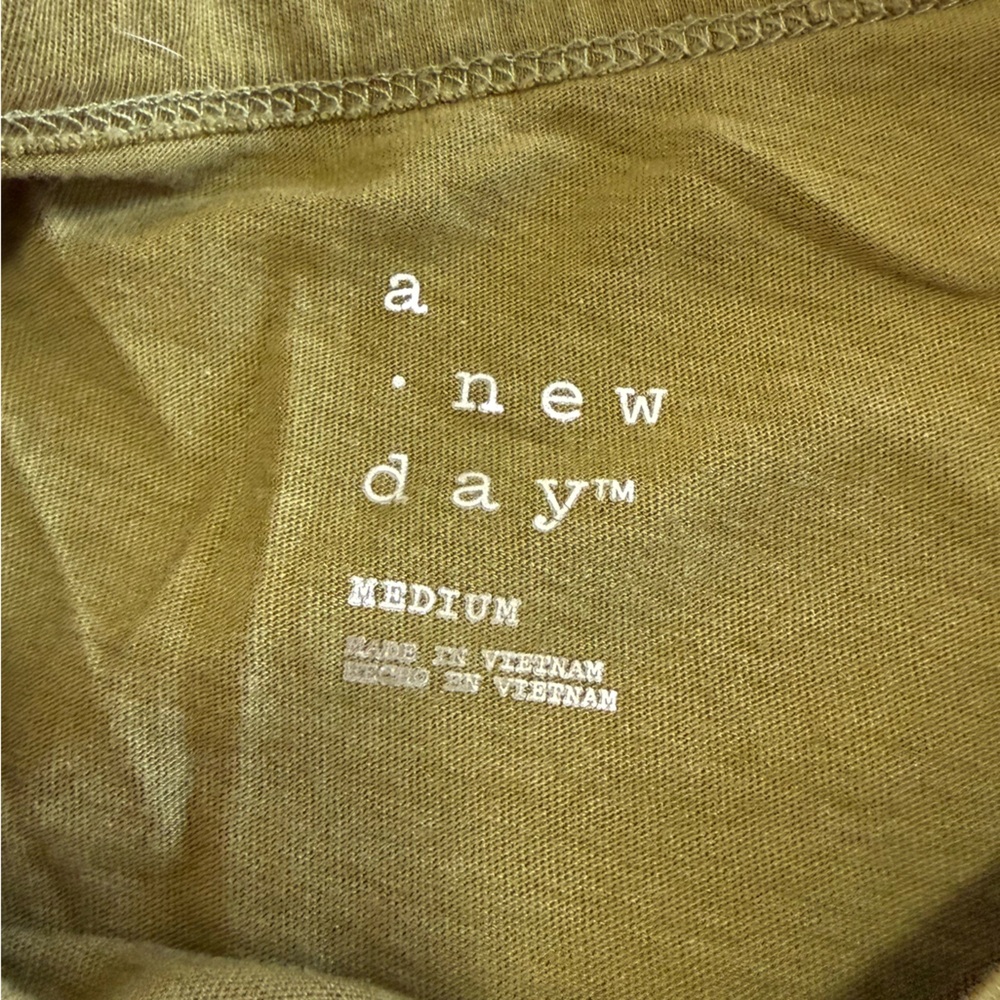 A New Day Olive Green Puff Sleeve T-Shirt M - Picture 6 of 10